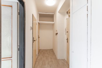 Pronájem bytu 1+1 v družstevním vlastnictví 35 m², Praha 6 - Veleslavín