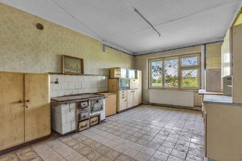 Prodej domu 864 m², Bašnice