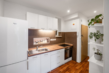 Prodej bytu 2+1 v osobním vlastnictví 47 m², Praha 8 - Libeň