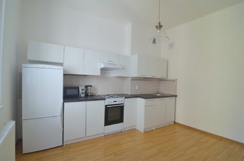 obytná kuchyň 12,8 m2 - Pronájem bytu 3+1 v osobním vlastnictví 78 m², Praha 8 - Libeň