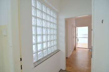 vstup do bytu  - Pronájem bytu 3+1 v osobním vlastnictví 78 m², Praha 8 - Libeň