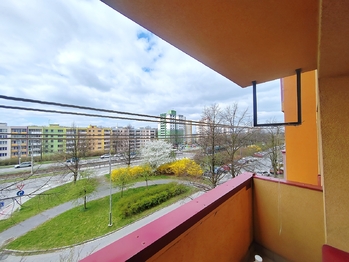 Výhled z lodžie - Prodej bytu 1+1 v družstevním vlastnictví 35 m², Ostrava