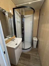 koupelna  - Pronájem bytu 1+1 v osobním vlastnictví 39 m², Plzeň