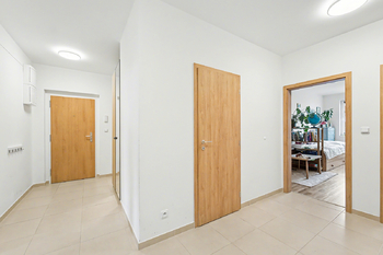 Prodej bytu 3+kk v osobním vlastnictví 96 m², Praha 10 - Uhříněves