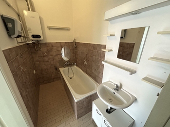 koupelna - Pronájem bytu 2+1 v osobním vlastnictví 57 m², Plzeň