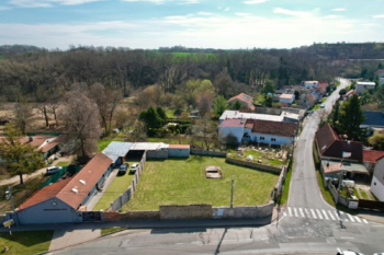 pozemek z domu - upraveno - Prodej pozemku 761 m², Veleň