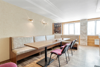 Prodej ubytovacího zařízení 371 m², Jesenný