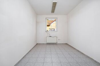 1. NP - kancelář - Prodej domu 227 m², České Budějovice