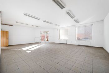 1.NP_prodejna - Prodej domu 227 m², České Budějovice