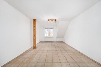 byt ve 2.NP_obývací pokos s kk - Prodej domu 227 m², České Budějovice