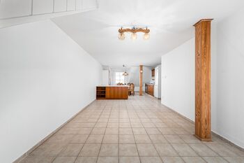 byt ve 2.NP_obývací pokos s kk - Prodej domu 227 m², České Budějovice