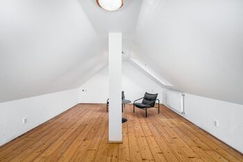 podkroví - Prodej domu 227 m², České Budějovice