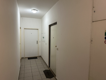 Prodej bytu 2+kk v osobním vlastnictví 43 m², Praha 9 - Kyje