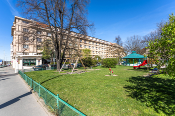 Pronájem obchodních prostor 52 m², Praha 6 - Bubeneč