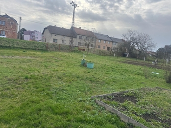 Prodej pozemku 379 m², Chropyně
