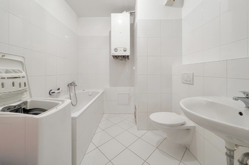 Prodej bytu 1+kk v osobním vlastnictví 50 m², Praha 9 - Vinoř