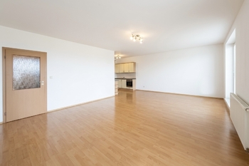 Prodej bytu 1+kk v osobním vlastnictví 50 m², Praha 9 - Vinoř