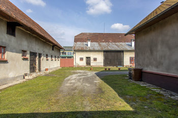 Prodej pozemku 6771 m², Valašské Meziříčí