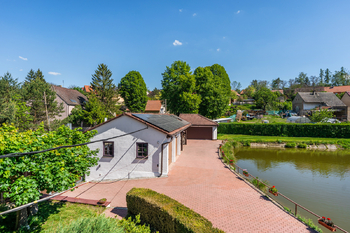 Prodej domu 460 m², Přelíc