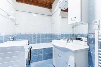 Prodej domu 460 m², Přelíc