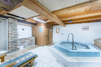Prodej domu 460 m², Přelíc