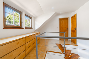 Chodba v podkroví - Prodej domu 127 m², Mnichovo Hradiště