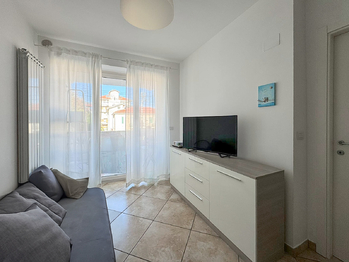 obývací pokoj s výstupem na terasu - Prodej bytu 2+kk v osobním vlastnictví 49 m², Francavilla al Mare