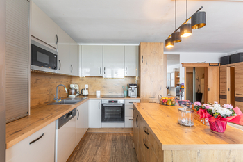 Prodej bytu 3+kk v osobním vlastnictví 77 m², Praha 9 - Prosek