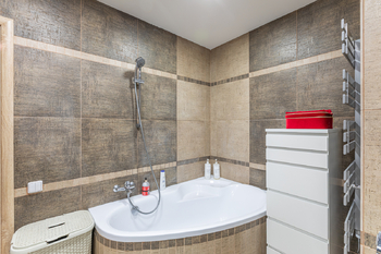 Prodej bytu 3+kk v osobním vlastnictví 77 m², Praha 9 - Prosek