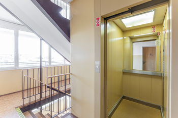 Prodej bytu 3+kk v osobním vlastnictví 77 m², Praha 9 - Prosek