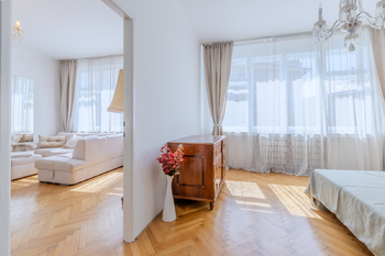 Ložnice č.1 + obývací pokoj - Prodej bytu 3+kk v osobním vlastnictví 88 m², Praha 1 - Nové Město