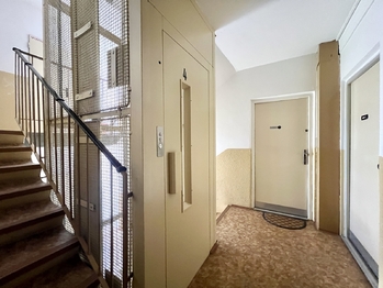 Prodej bytu 1+1 v osobním vlastnictví 33 m², Chomutov