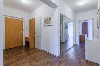 vstupn předsíň - Prodej bytu 3+kk v osobním vlastnictví 110 m², Praha 4 - Kunratice
