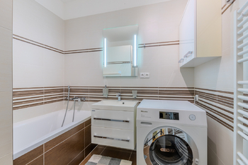 koupelna - Prodej bytu 3+kk v osobním vlastnictví 110 m², Praha 4 - Kunratice