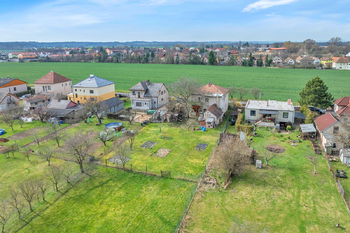 pohled z dronu od zahrady - Prodej domu 130 m², Tupadly