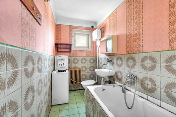 koupelna 2.podlaží - Prodej domu 130 m², Tupadly