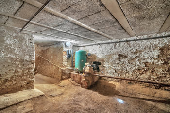 sklep pod domem s vodárnou - Prodej domu 130 m², Tupadly