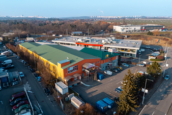 Pronájem obchodních prostor 2000 m², Průhonice