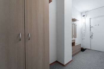 chodba - Pronájem bytu 2+kk v družstevním vlastnictví 43 m², Praha 4 - Chodov