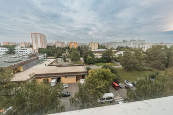 výhled z okna - Pronájem bytu 2+kk v družstevním vlastnictví 43 m², Praha 4 - Chodov