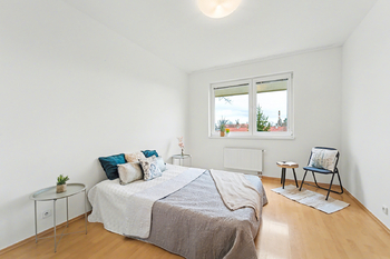 Ložnice - Prodej bytu 2+kk v osobním vlastnictví 55 m², Praha 9 - Letňany