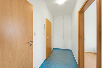 Vstupní chodba - Prodej bytu 2+kk v osobním vlastnictví 55 m², Praha 9 - Letňany
