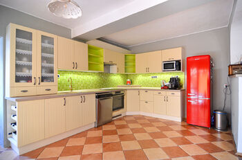 kuchyně - Prodej domu 213 m², Velké Bílovice