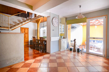 z kuchyně je vstup na dvůr - Prodej domu 213 m², Velké Bílovice