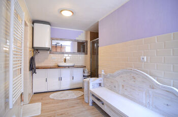 koupelna - Prodej domu 213 m², Velké Bílovice