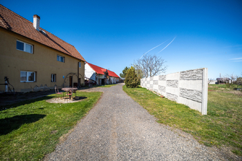 Dvůr - Prodej domu 152 m², Žatec