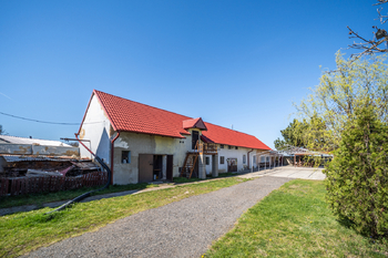 Garáže s klubem - Prodej domu 152 m², Žatec