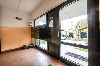 Prodej bytu 1+1 v osobním vlastnictví 32 m², Praha 5 - Hlubočepy