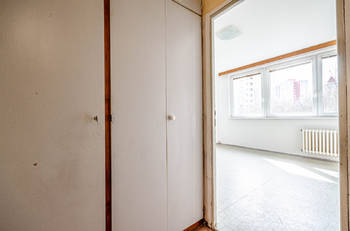 Prodej bytu 1+1 v osobním vlastnictví 32 m², Praha 5 - Hlubočepy