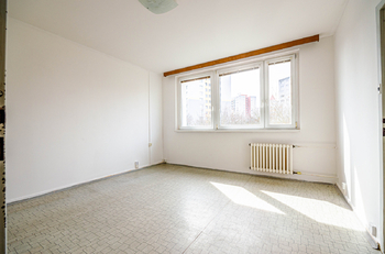 Prodej bytu 1+1 v osobním vlastnictví 32 m², Praha 5 - Hlubočepy